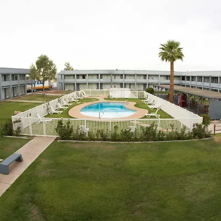 Ez 8 Motel Airporter