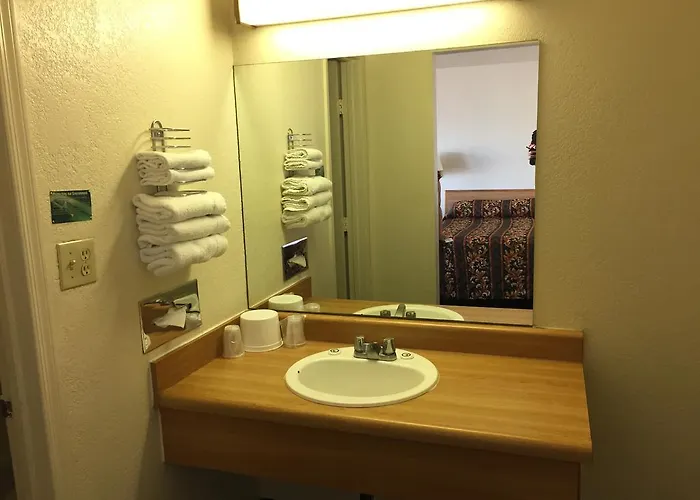 Motel Ez 8 Airporter 2*