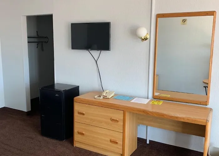 Motel Ez 8 Airporter