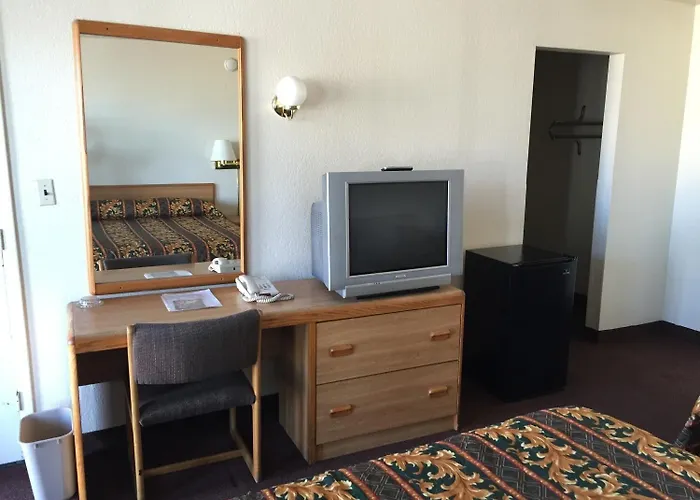Ez 8 Airporter Motel